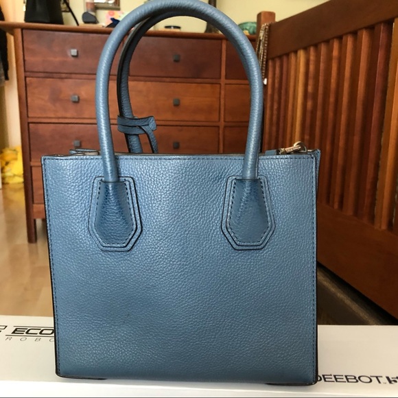 Michael Kors Small Mercer Bag - Picture 2 of 4